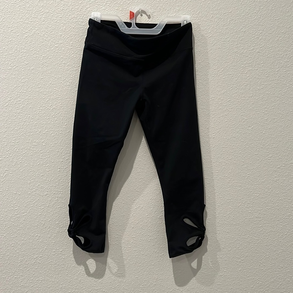 Fabletics capris leggings